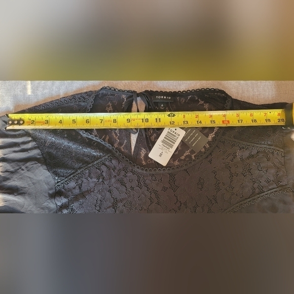 Torrid NWT $60 Womens Crinkle Chiffon Lace Trim Sheer Top Deep Black Size 6x 30 - Picture 9 of 11